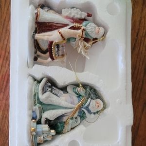 Thomas Kincade Gift Of Giving Santa set